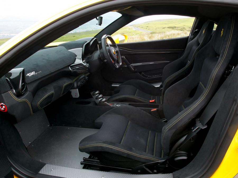  Ferrari 458 Speciale 2014 года  (UK) (фото 4 из 11)